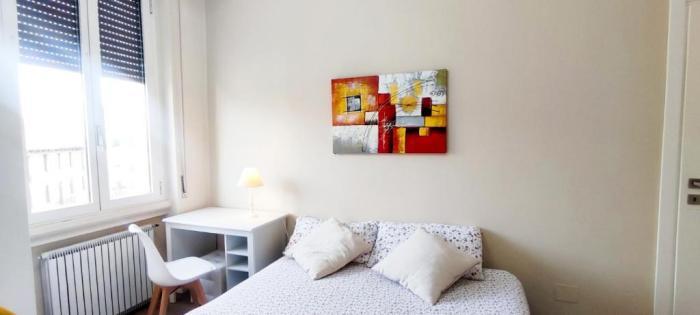 2 Bedroom Gem Near Milano Centrale Fast Wi Fi Kademy House Δωμάτιο φωτογραφία